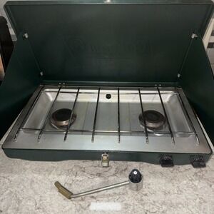 Coleman PerfectFlow Propane Stove 2 Burner Portable camping Tailgating Grill